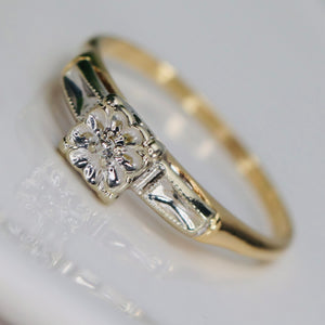 Vintage diamond solitaire in 14k yellow gold