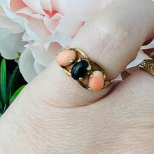 Load image into Gallery viewer, SALE!! Vintage black and salmon coral ring in yellow gold