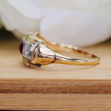 Load image into Gallery viewer, Vintage synthetic Ruby ring in yellow gold