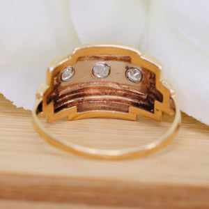 Vintage 3 diamond ring in 14k yellow gold