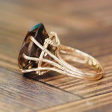 Load image into Gallery viewer, Vintage Smokey Quartz ring in yellow gold