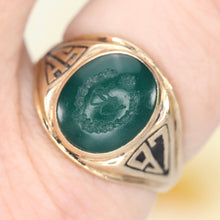 Load image into Gallery viewer, Vintage intaglio ring in yellow gold
