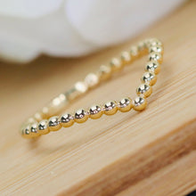 Load image into Gallery viewer, Beaded chevron ring in yellow gold