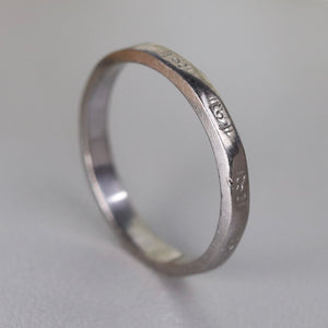 18k white gold patterned vintage band