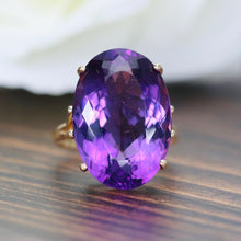 Load image into Gallery viewer, Estate large oval Amethyst ring in 14k yellow gold