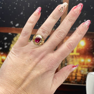 Vintage synthetic Ruby ring in yellow gold with bees/wasps on the shoulders