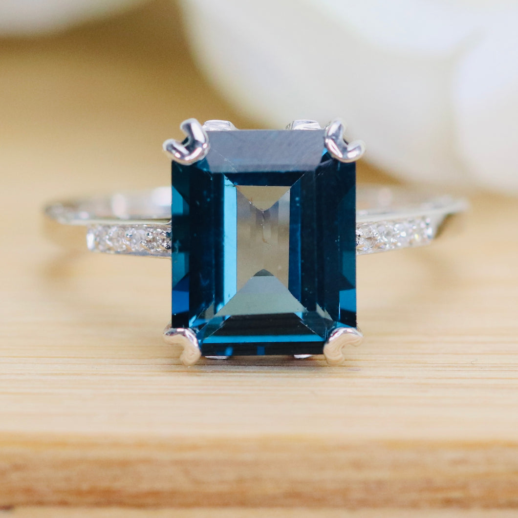 London blue topaz & diamond ring in white gold