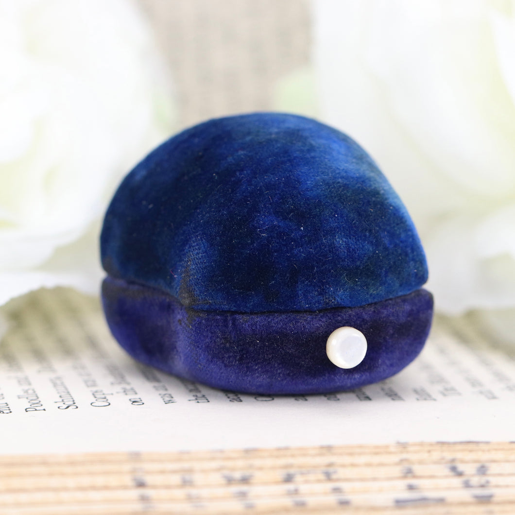 Vintage blue/purple velvet ring box