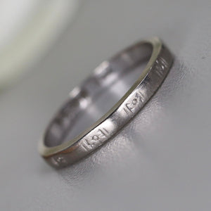 18k white gold patterned vintage band