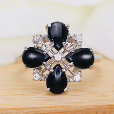 Vintage onyx clover cluster style ring in white gold