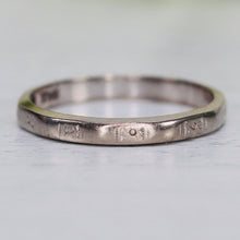 Load image into Gallery viewer, 18k white gold patterned vintage band
