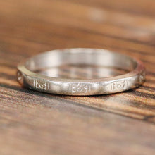 Load image into Gallery viewer, 18k white gold patterned vintage band