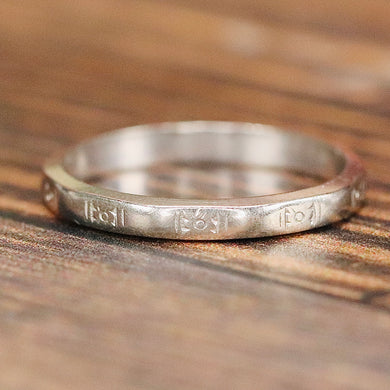 18k white gold patterned vintage band