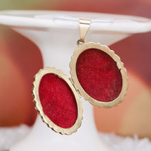 Load image into Gallery viewer, Large oval engraved locket in yellow gold