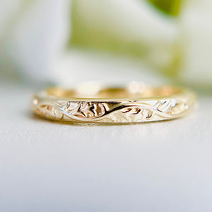 Vintage inspired Auralia sculpted vine patterned band in 14k yellow gold