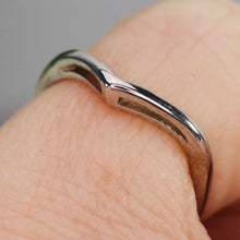 Load image into Gallery viewer, Vintage chevron band in 14k white gold