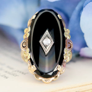 Vintage onyx ring in gold