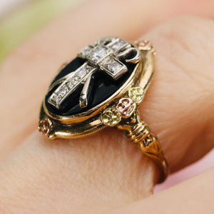 Unusual diamond cross oval onyx ring in yellow gold