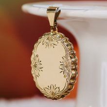 Load image into Gallery viewer, Large oval engraved locket in yellow gold