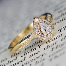 Load image into Gallery viewer, Pear shape diamond cluster ring in 14k yellow gold *onyx deal*