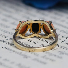 Load image into Gallery viewer, SALE!! Vintage black and salmon coral ring in yellow gold