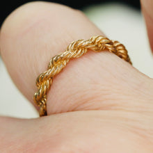 Load image into Gallery viewer, Vintage chunky rope band in 14k yellow gold