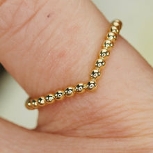 Load image into Gallery viewer, Beaded chevron ring in yellow gold