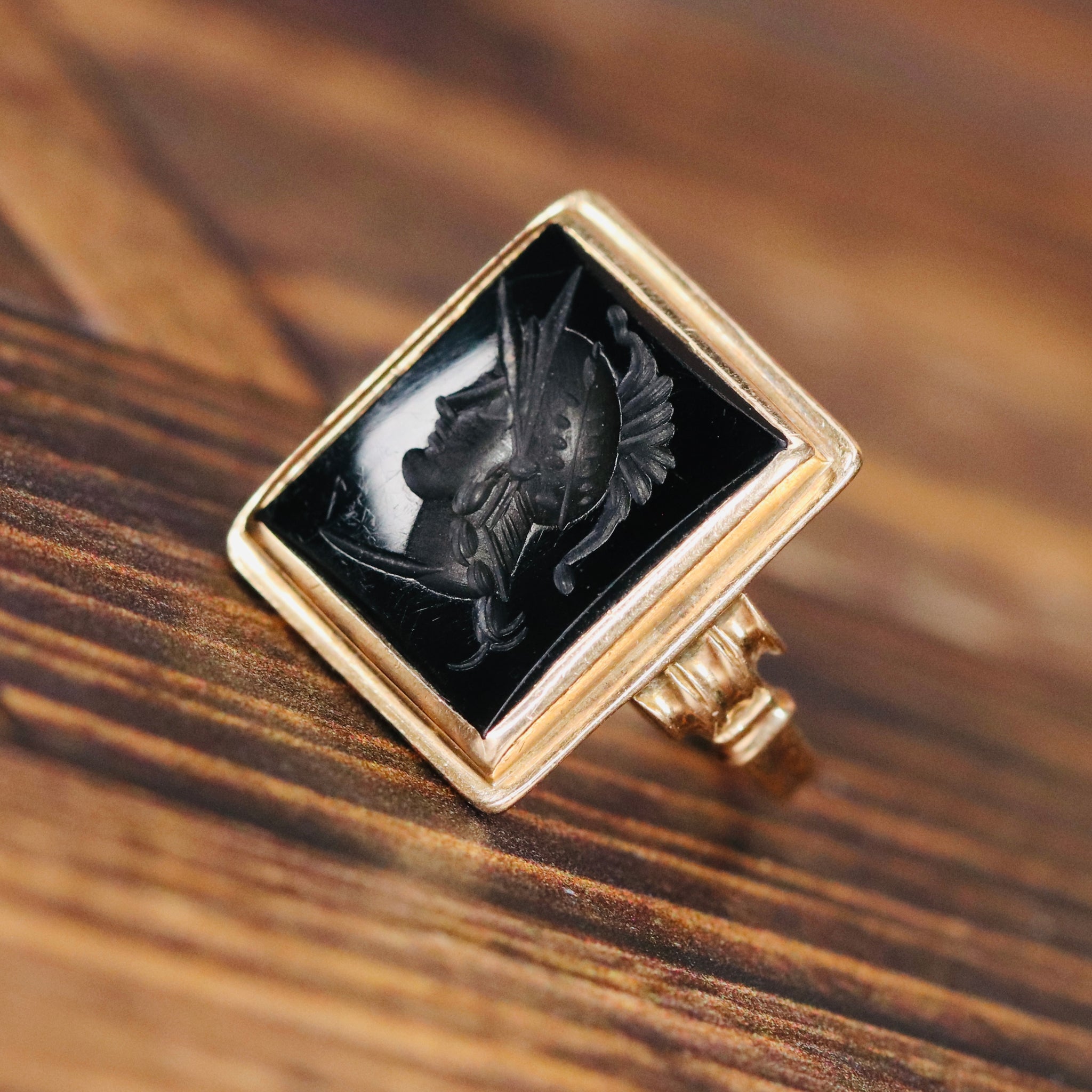 Vintage 1938 14k yellow gold onyx intaglio ring – Manor Jewels