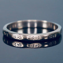 Load image into Gallery viewer, 18k white gold patterned vintage band