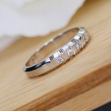 Load image into Gallery viewer, Vintage Platinum diamond band