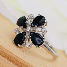 Load image into Gallery viewer, Vintage onyx clover cluster style ring in white gold