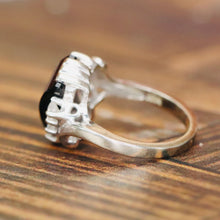 Load image into Gallery viewer, Vintage curved onyx ring in white gold