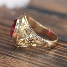 Load image into Gallery viewer, Vintage synthetic Ruby ring in yellow gold with bees/wasps on the shoulders