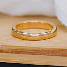 Load image into Gallery viewer, 1907 Vintage gold band in 14k yellow gold
