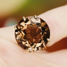 Load image into Gallery viewer, Vintage Smokey Quartz ring in yellow gold