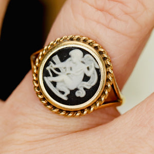 Vintage black and white Wedgwood cameo ring in yellow gold