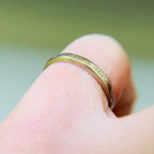18k white gold patterned vintage band