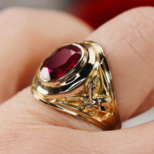 Load image into Gallery viewer, Vintage synthetic ruby ring in yellow gold from Manor Jewels
