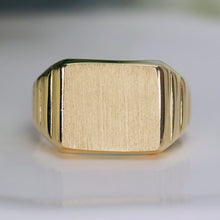 Load image into Gallery viewer, Chunky signet ring in 14k yellow gold