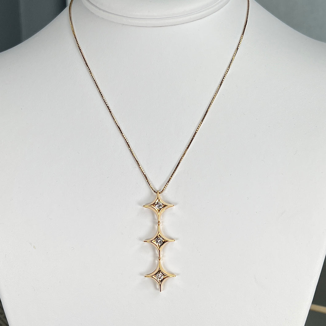 Diamond stars necklace in 18k yellow gold