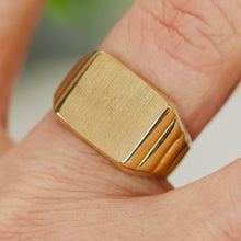 Load image into Gallery viewer, Chunky signet ring in 14k yellow gold