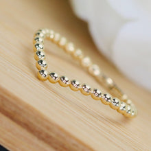 Load image into Gallery viewer, Beaded chevron ring in yellow gold