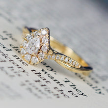 Load image into Gallery viewer, Pear shape diamond cluster ring in 14k yellow gold *onyx deal*