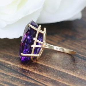 Estate large oval Amethyst ring in 14k yellow gold