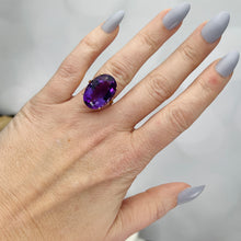 Load image into Gallery viewer, Estate large oval Amethyst ring in 14k yellow gold