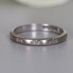 18k white gold patterned vintage band