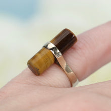 Load image into Gallery viewer, Vintage tigers eye ring in yellow gold