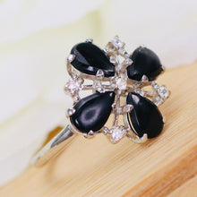 Load image into Gallery viewer, Vintage onyx clover cluster style ring in white gold