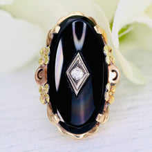 Load image into Gallery viewer, Vintage large oval onyx ring in tri tone gold