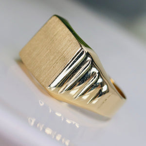 Chunky signet ring in 14k yellow gold